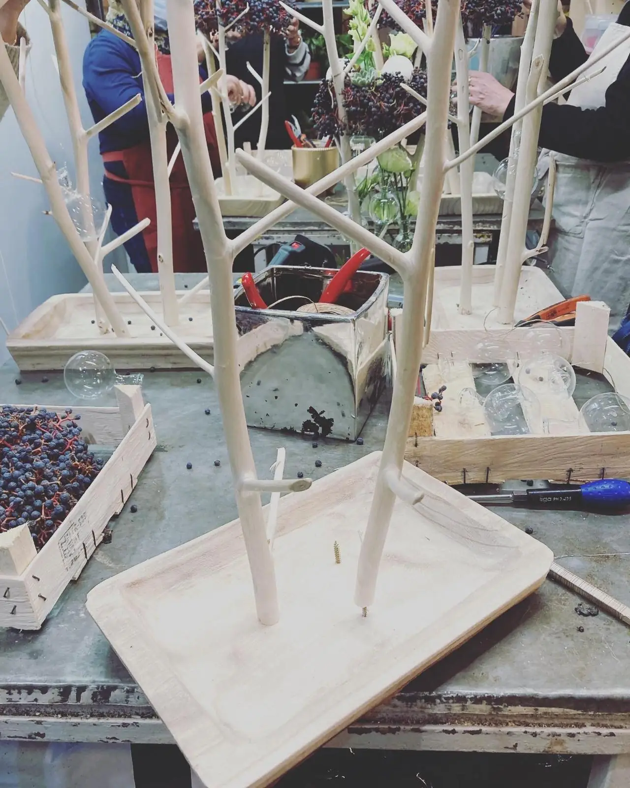 Atelier floral — centre de table arbre blanc