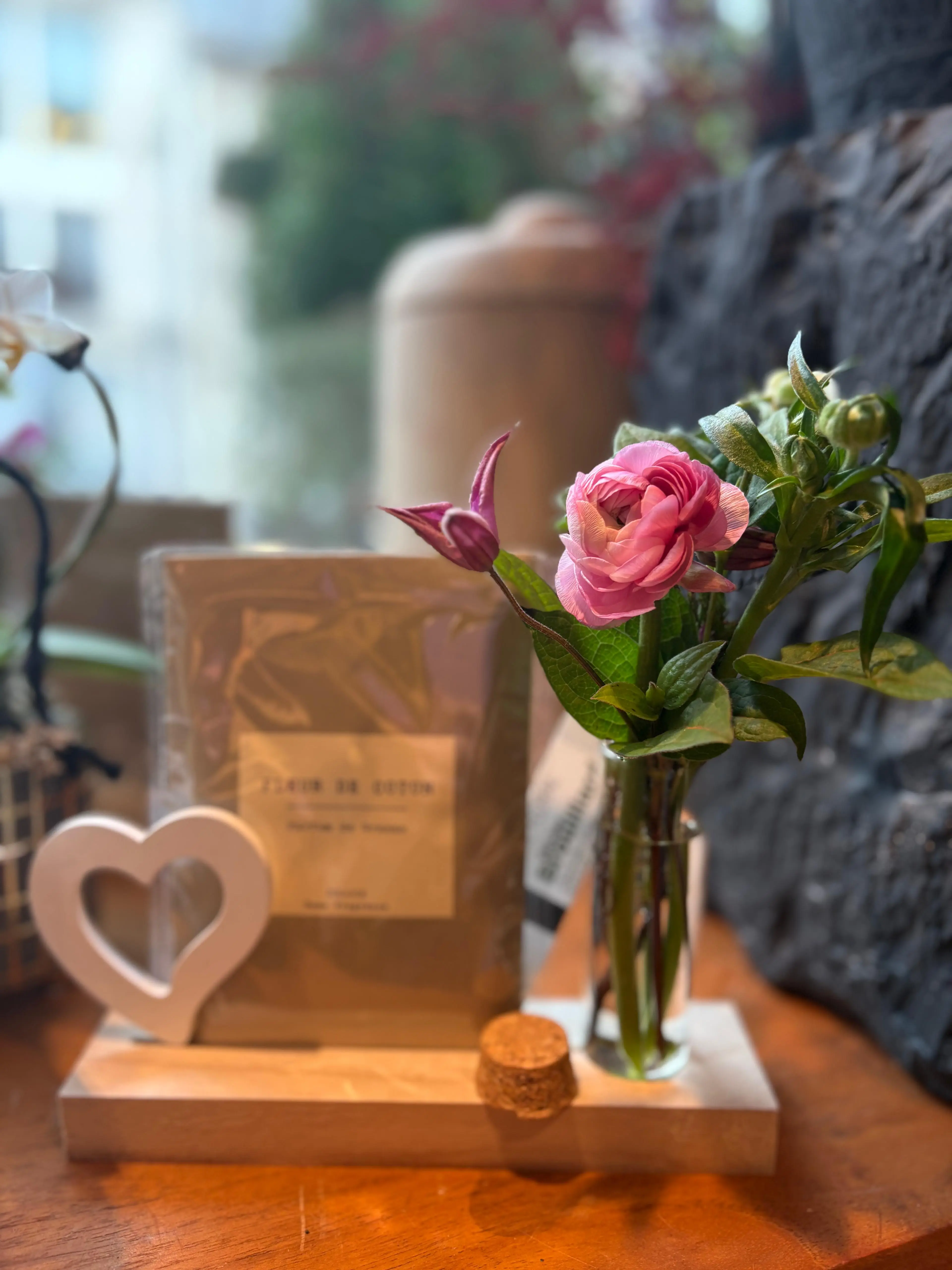 Produit boutique parfum renoncule rose